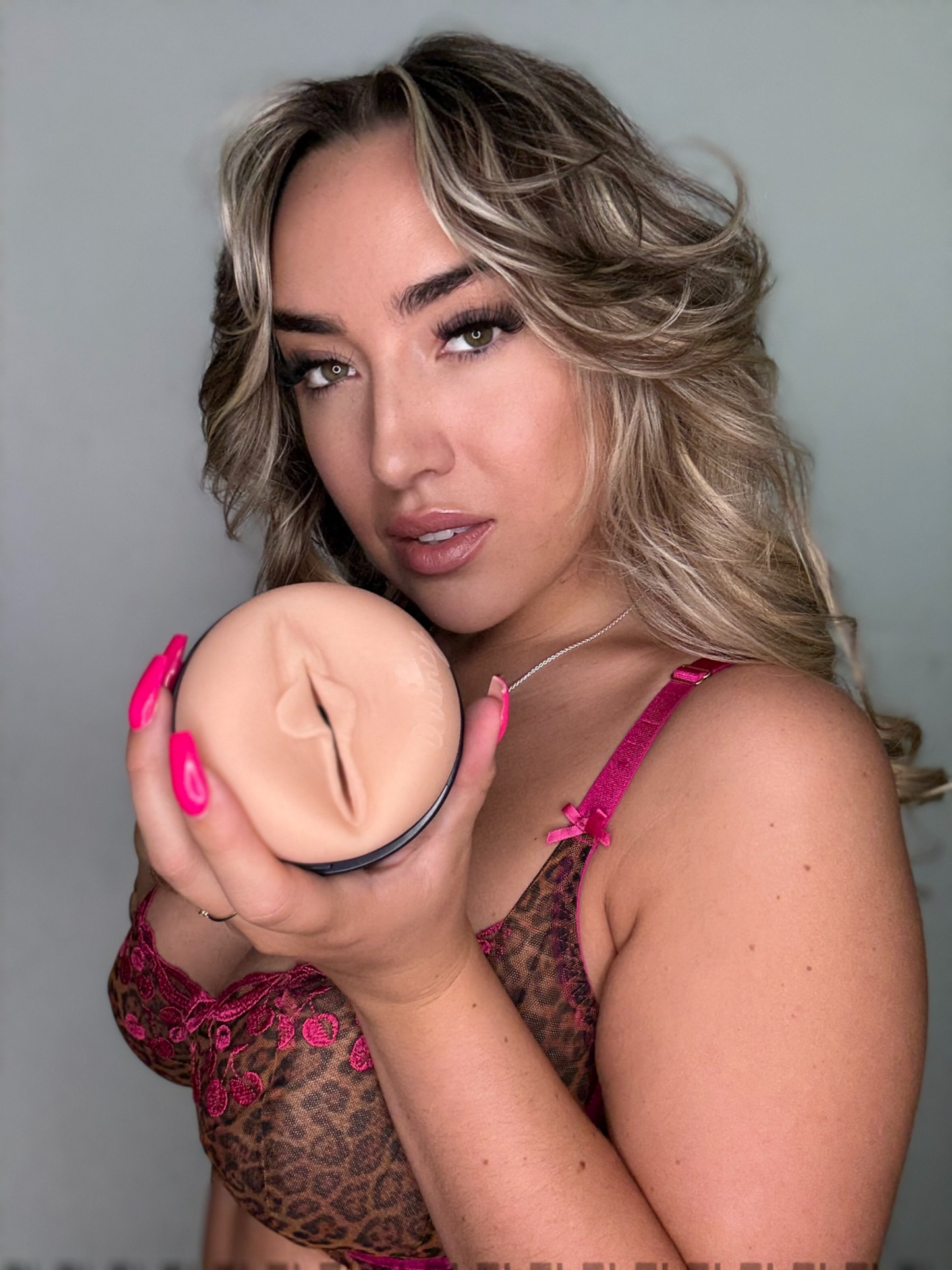 Fleshlight Pro QUINCY Lady Stroker Allure 150